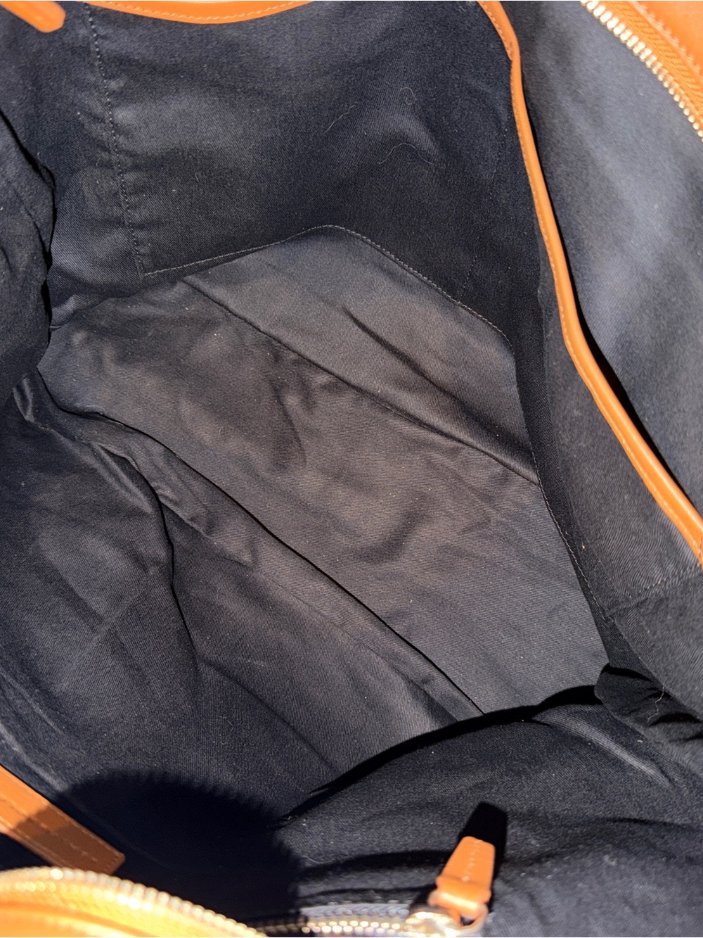 Leatherology Large Zippered Down Tote w/ Wristletp - Picture 7 of 11